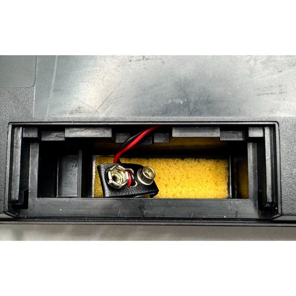 Vintage General Electric AM/FM Woodgrain Alarm Clock Radio 7-4624B - Picture 6 of 14